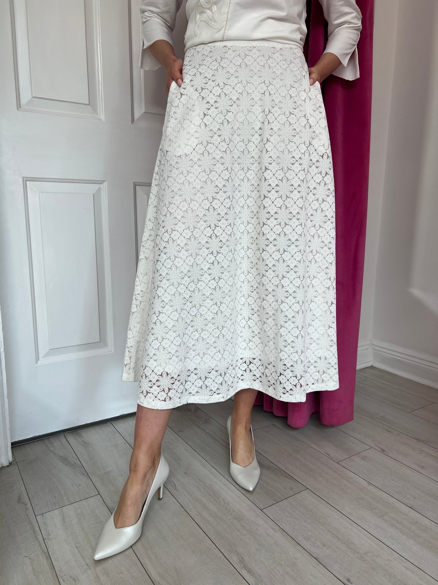 White Floral Detailing Lace Skirt