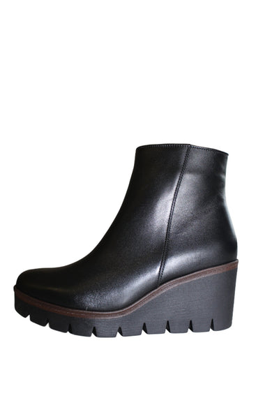 Black Platform Heel Boot