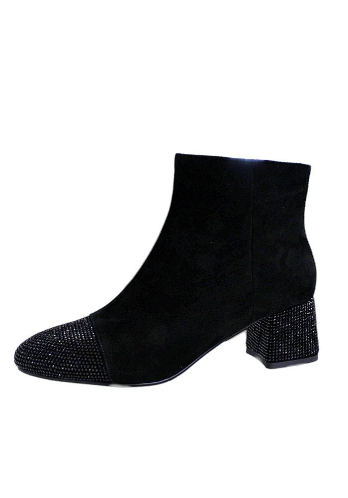 Black Boot with Diamond Toe & Heel
