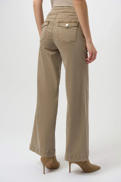 Classic Wide Leg Pull-On Jeans Fawn
