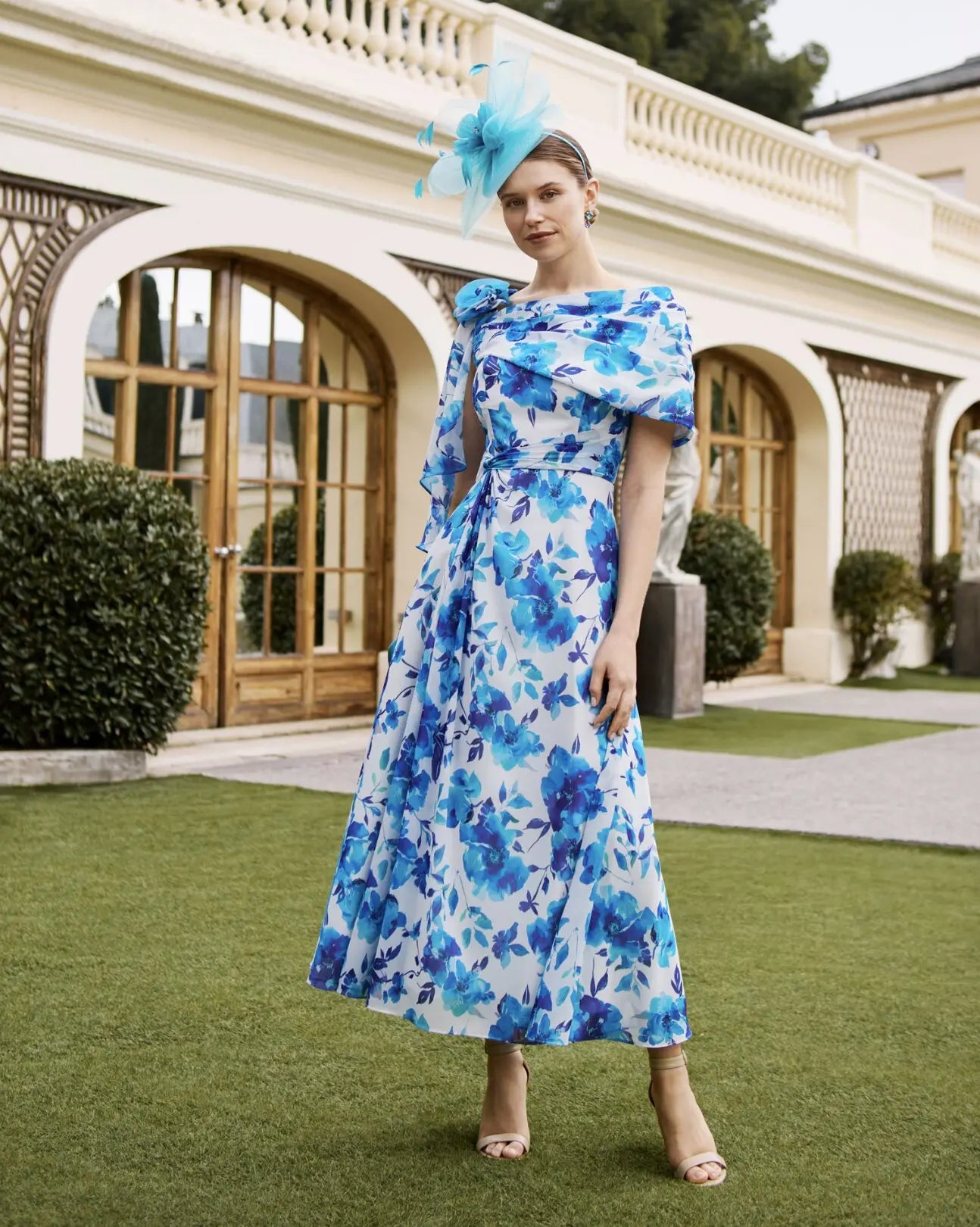 cobalt blue floral dress Midi with a Wrap Neckline with Cape Sleeves – La Creme Boutique Size:10/L