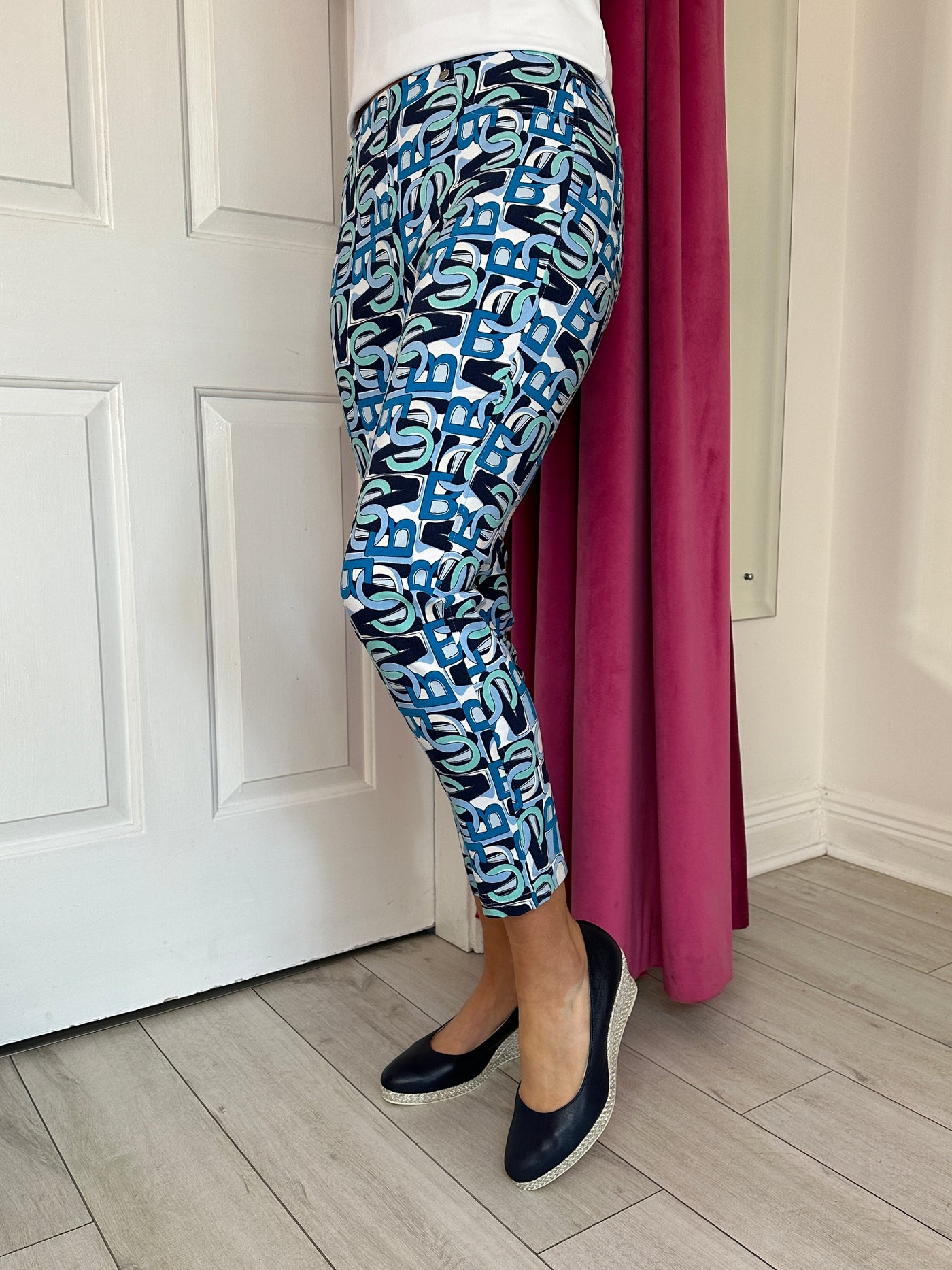 Navy, Blue & White Abstract Print Bella 3/4 Trousers