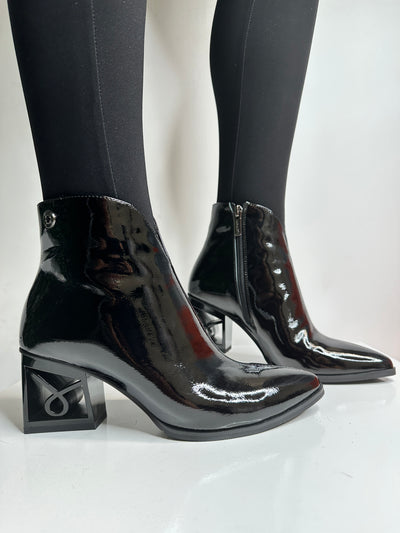 Black Patent Pointed Toe Boot with Detailed Block Heel