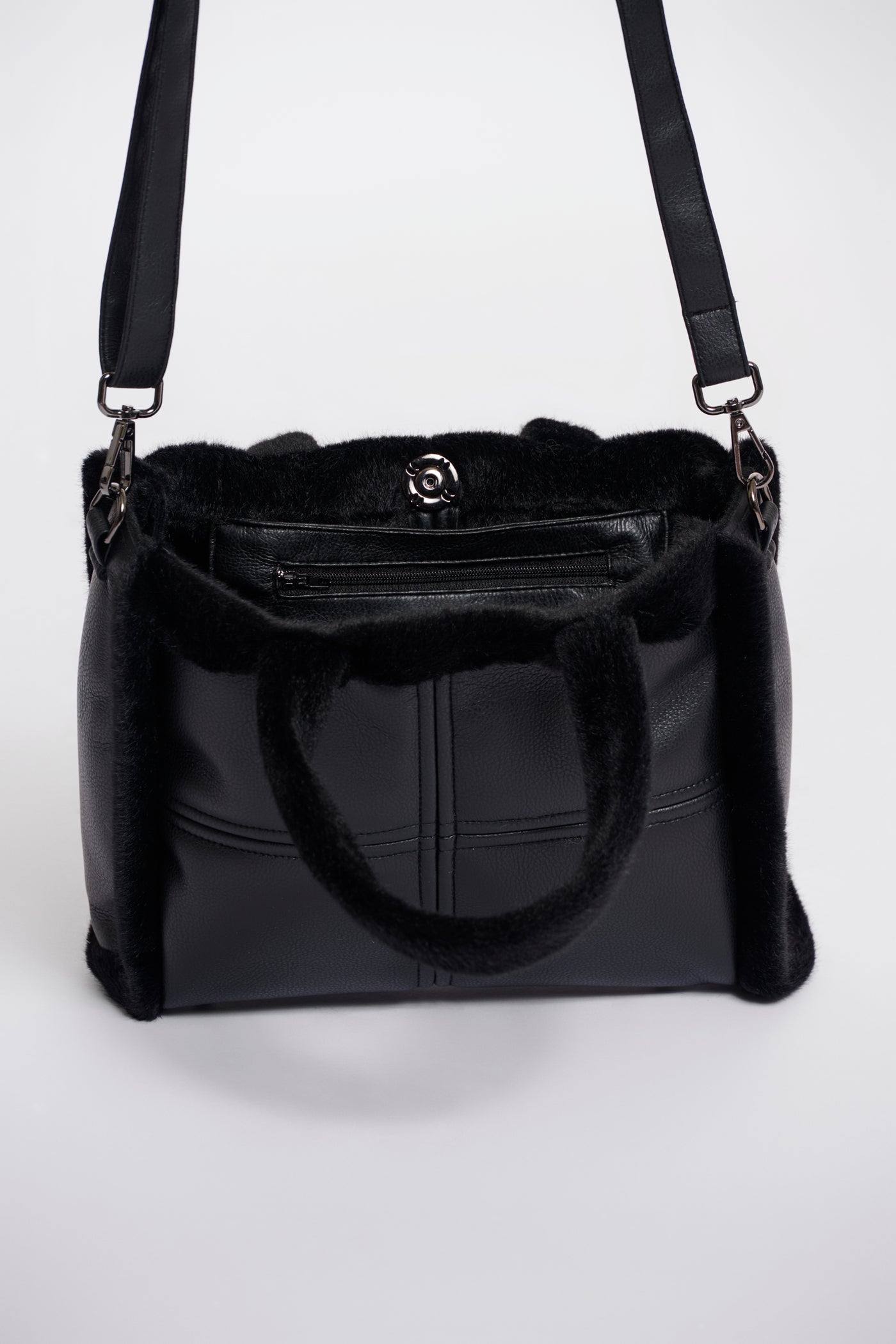 Jasha Black Handbag With Faux Fur and Long Strap