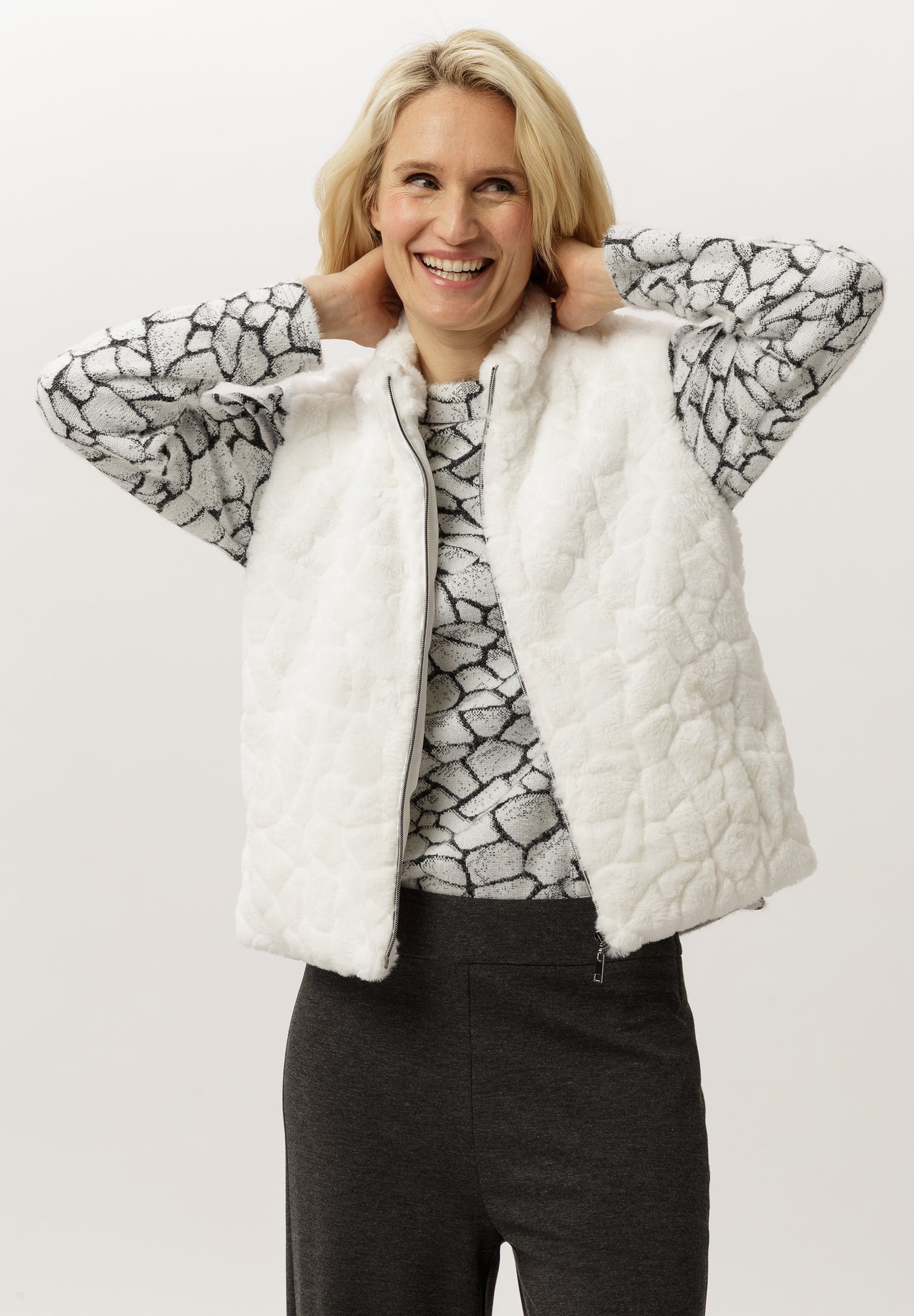 Ecru Faux Fur Zip Up Gilet