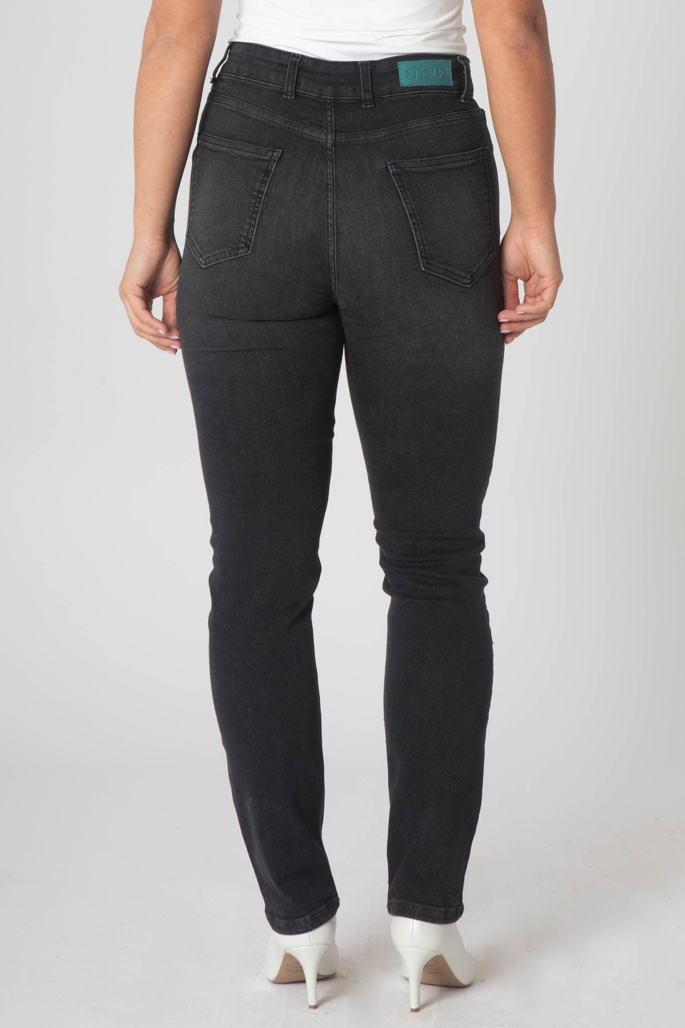 Sakura Regular Jeans - Black Denim