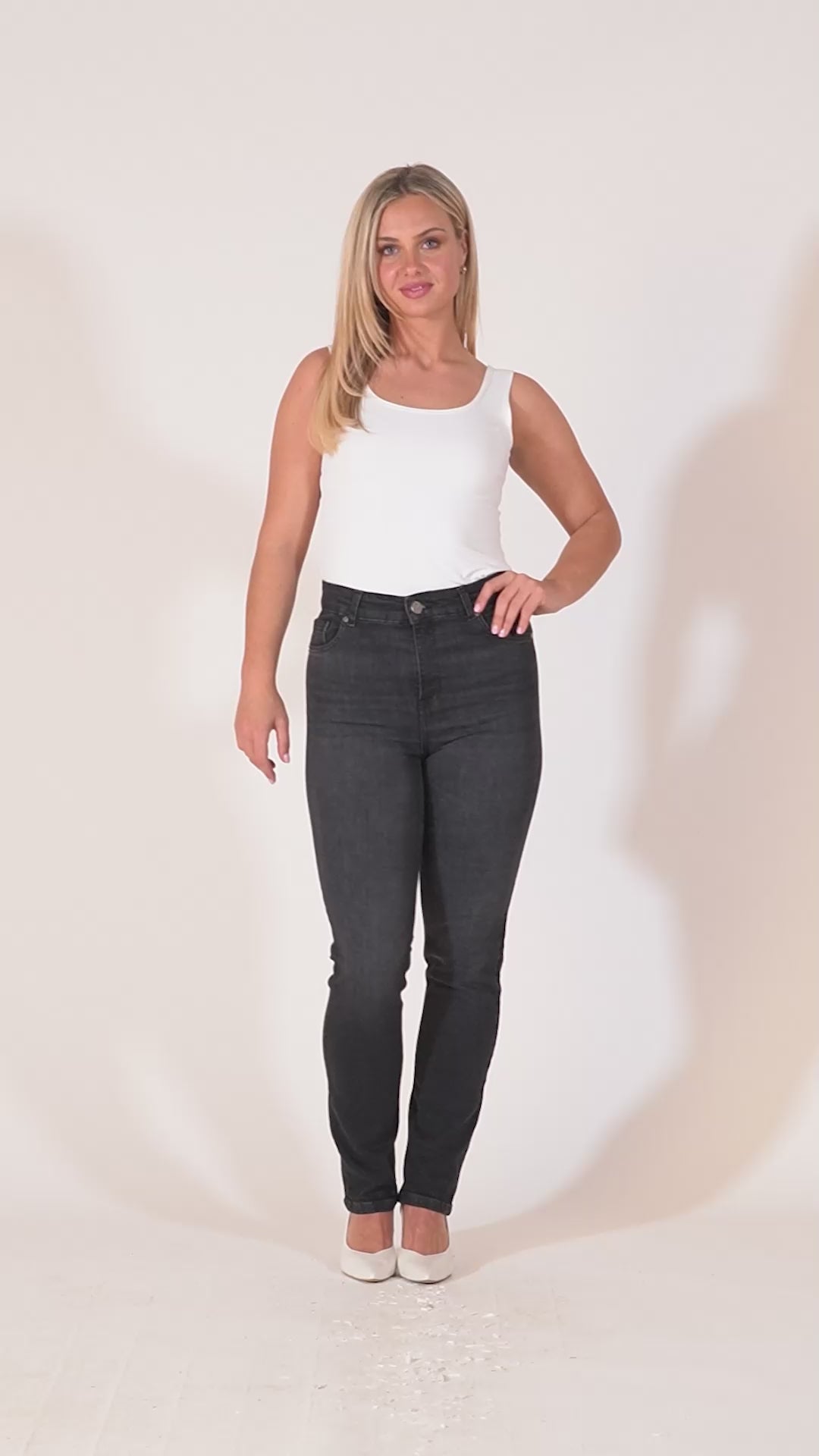 Sakura Regular Jeans - Black Denim