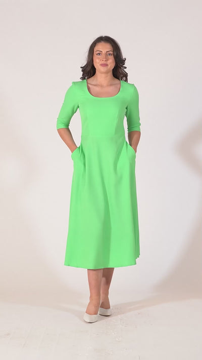 Porsha Dress With Round Neck And Contrast Lining - Green & Pink